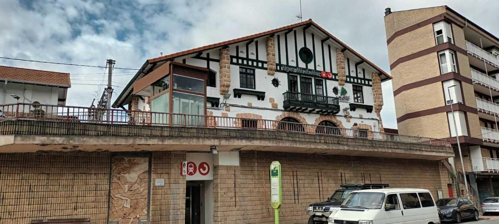 Apartament Piso Rio Nervion 15 Minutos Bilbao Ugao-Miraballes Zewnętrze zdjęcie
