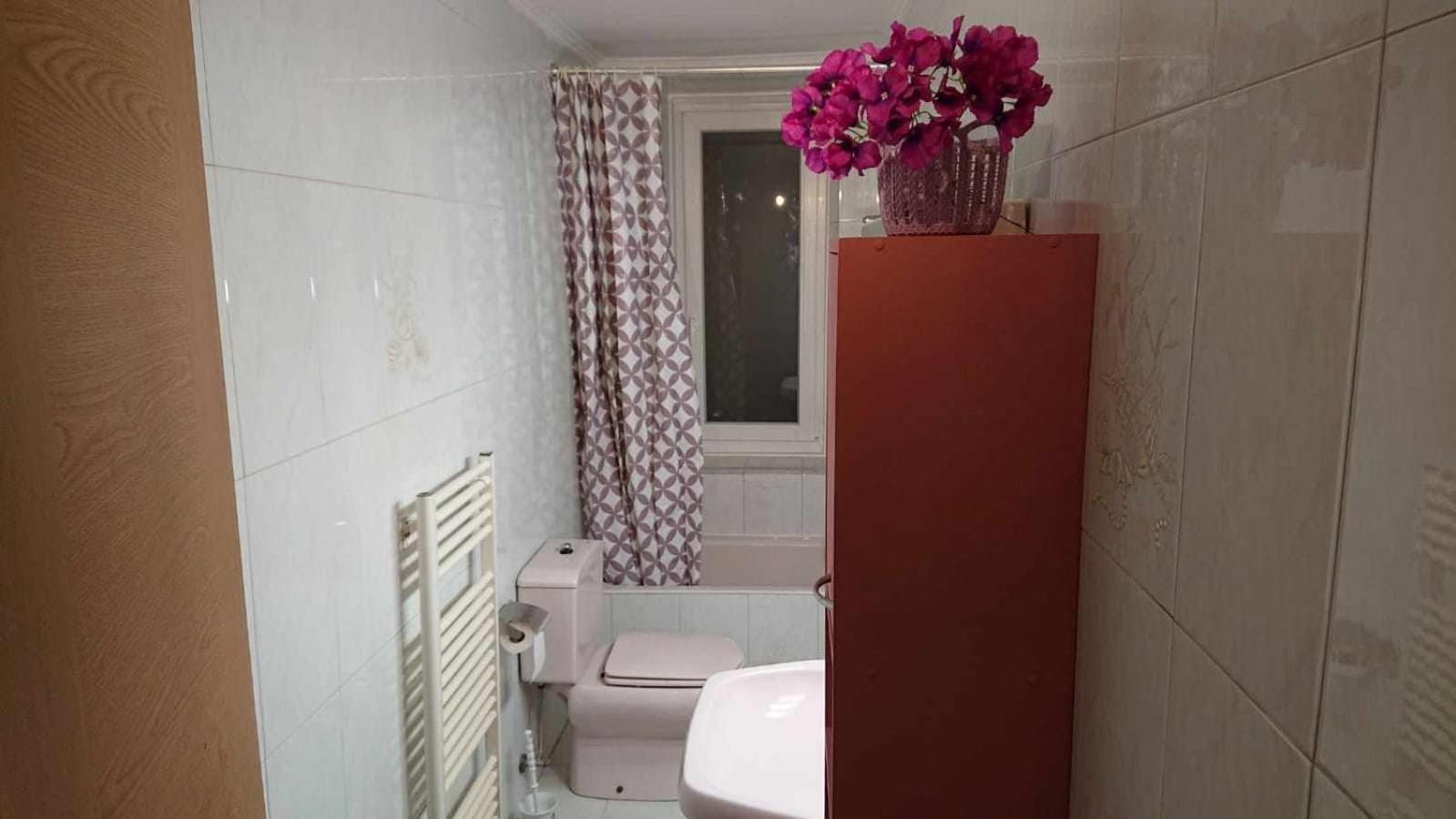 Apartament Piso Rio Nervion 15 Minutos Bilbao Ugao-Miraballes Zewnętrze zdjęcie